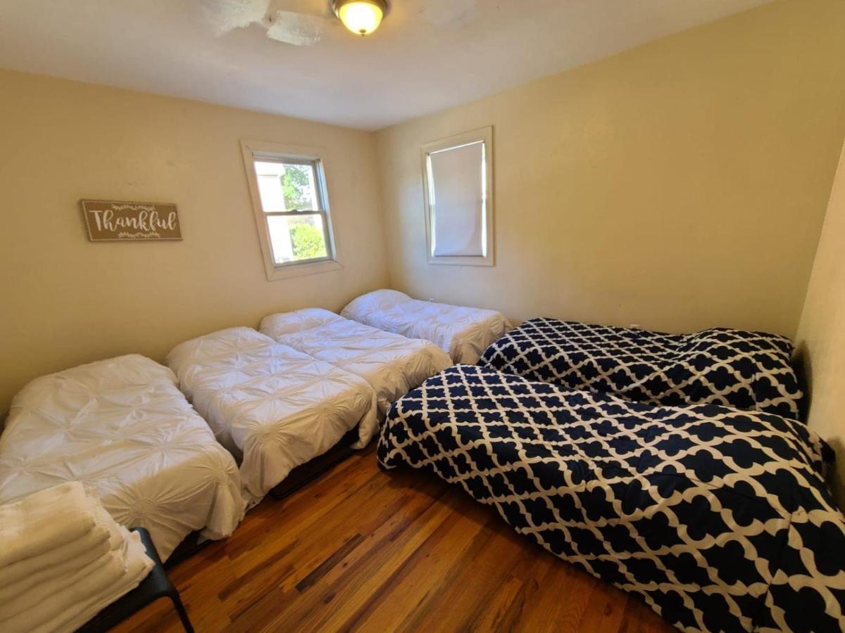 Private Bedroom Near Boston Exterior foto
