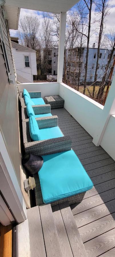Private Bedroom Near Boston Exterior foto