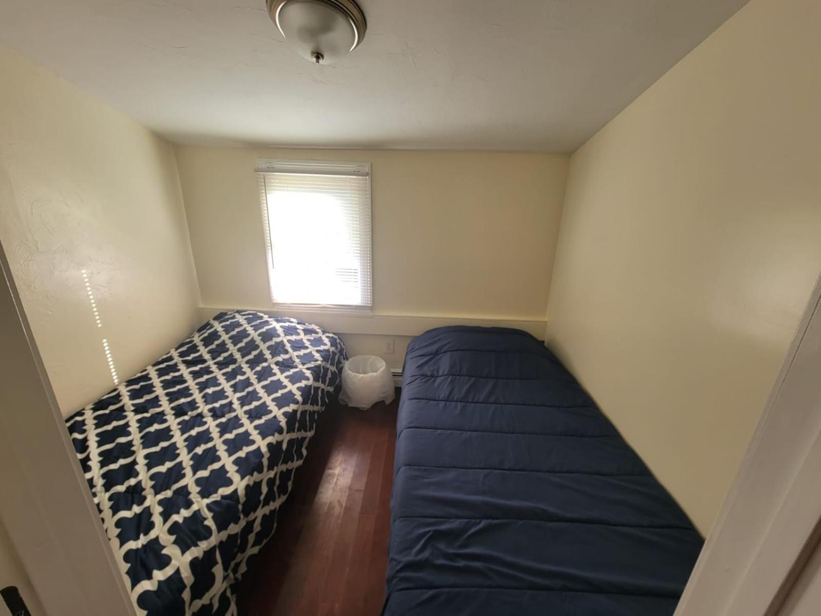 Private Bedroom Near Boston Exterior foto