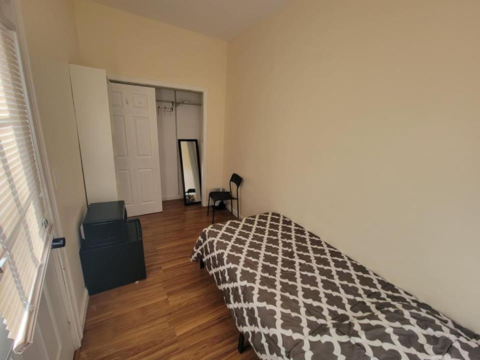 Private Bedroom Near Boston Exterior foto